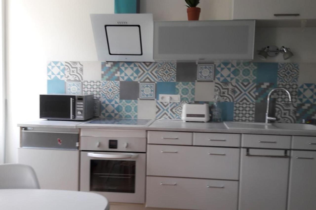 Un Appartement Lumineux Au Parc Beaumont ポー エクステリア 写真