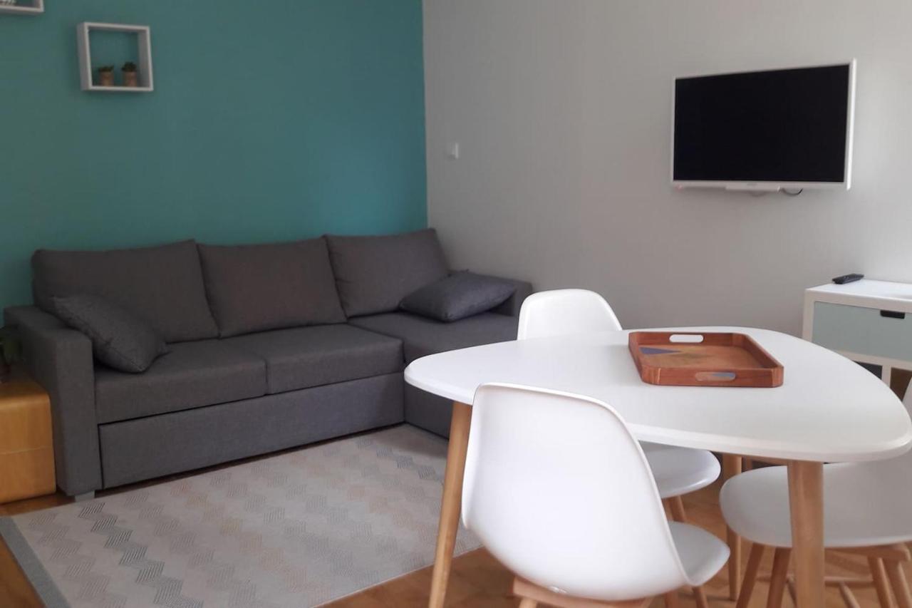 Un Appartement Lumineux Au Parc Beaumont ポー エクステリア 写真