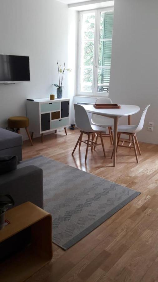 Un Appartement Lumineux Au Parc Beaumont ポー エクステリア 写真